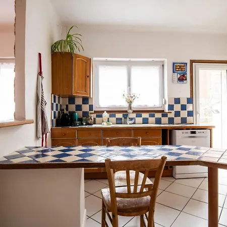 Family In Lille, Garden And Parking - 6/8p Holiday home